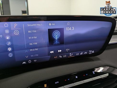 Used 2025 Buick Enclave Sport Touring AWD/4WD image 13