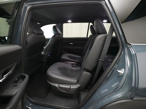 Used 2024 Toyota Grand Highlander AWD Hybrid image 16