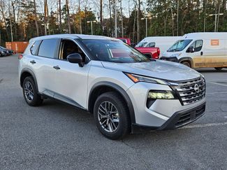 Used 2024 Nissan Rogue S video 1