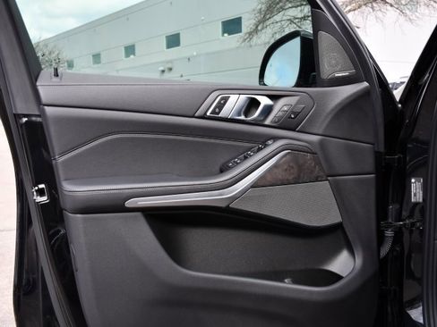 Used 2020 BMW X5 M50i w/ Premium Package image 10