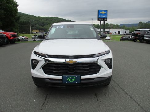 Certified 2024 Chevrolet TrailBlazer LS AWD/4WD image 2
