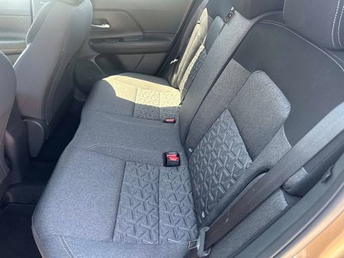 Used 2025 Nissan Kicks SV AWD/4WD image 15