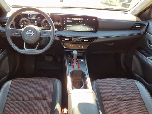 Used 2025 Nissan Kicks SR image 12