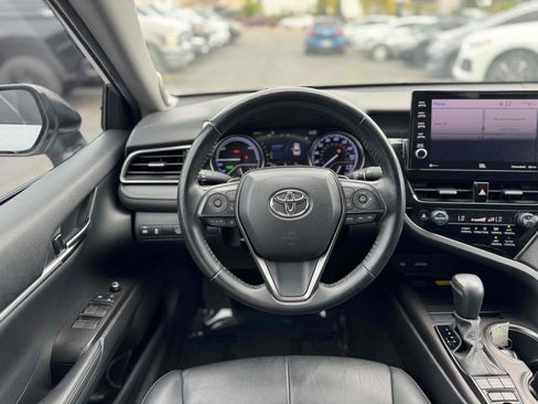 Used 2022 Toyota Camry XSE w/ Navigation Upgrade Package FWD image 21