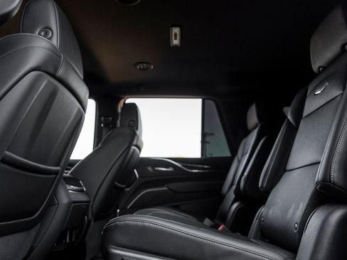 Used 2024 Cadillac Escalade Luxury w/ LPO, Floor Liner Package RWD image 31