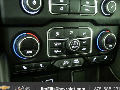 Used 2022 Chevrolet Suburban RST w/ Luxury Package image 16