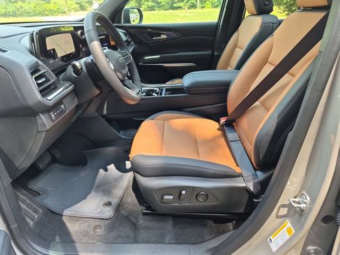 New 2027 Chevrolet Traverse Z71 w/ Driver Confidence Package AWD/4WD image 16