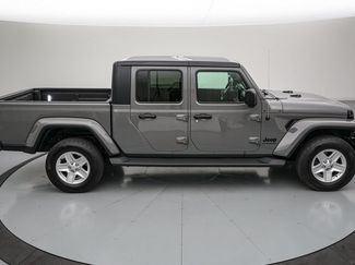Used 2021 Jeep Gladiator Sport AWD/4WD video 3