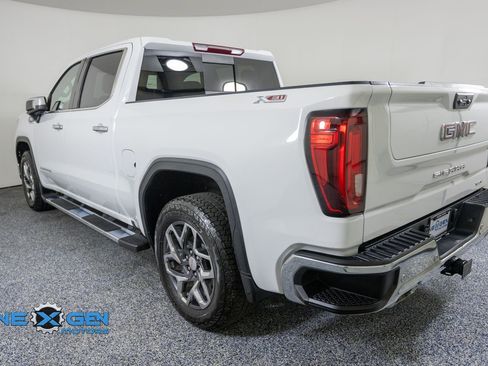 Used 2025 GMC Sierra 1500 SLT w/ SLT Premium Plus Package AWD/4WD image 5