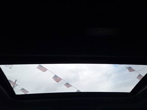 Used 2023 MAZDA MAZDA3 Hatchback w/Premium Plus Pkg image 22