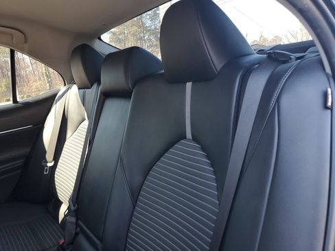 Certified 2022 Toyota Camry SE image 11