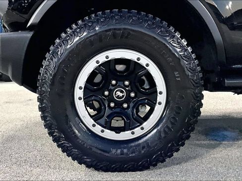 Used 2024 Ford Bronco Big Bend w/ Sasquatch Package AWD/4WD image 9