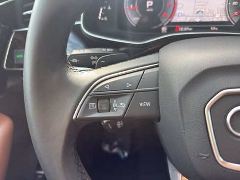 Used 2023 Audi Q7 Premium w/ Towing Package image 17