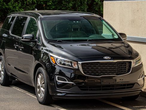 Used 2021 Kia Sedona LX FWD image 12