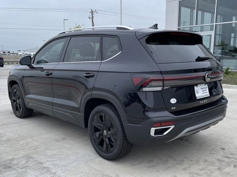 New 2025 Volkswagen Taos SE image 6