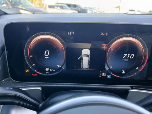 Used 2021 Mercedes-Benz GLB 250 w/ Premium Package image 30