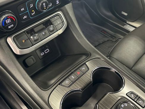 Certified 2023 GMC Acadia SLT w/ Technology Package image 23