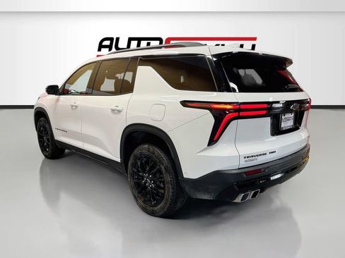 Used 2024 Chevrolet Traverse LT w/ Enhanced Driving Package AWD/4WD image 5
