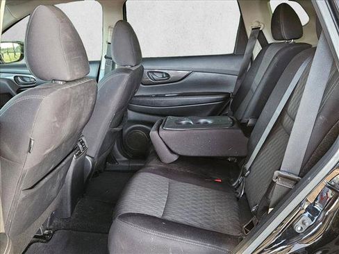 Used 2019 Nissan Rogue S FWD image 14