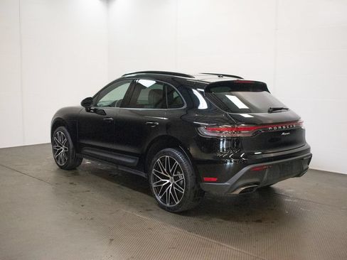 Certified 2026 Porsche Macan AWD/4WD image 3