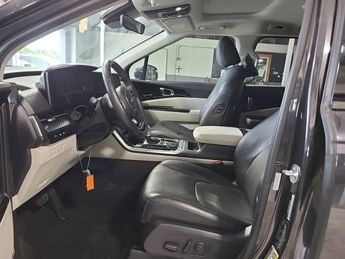 Used 2024 Kia Carnival SX Prestige FWD image 4
