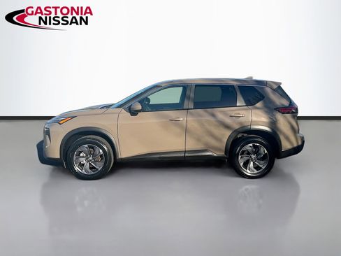 Used 2025 Nissan Rogue SV image 5