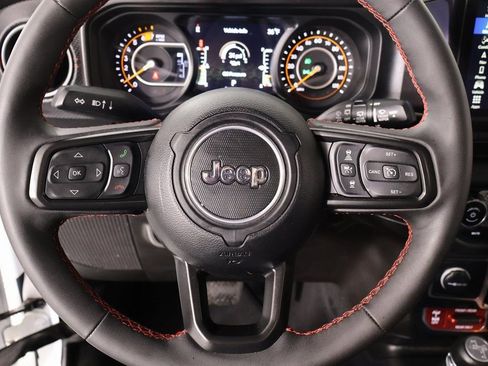 Used 2024 Jeep Wrangler Unlimited Rubicon image 3