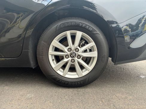 Used 2025 Toyota Camry LE image 28