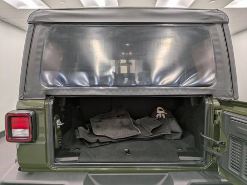 Used 2023 Jeep Wrangler Willys image 24