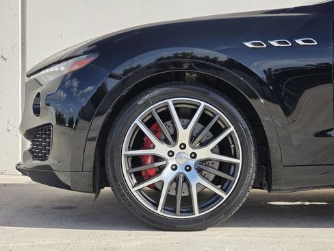 Used 2017 Maserati Levante S AWD/4WD image 40