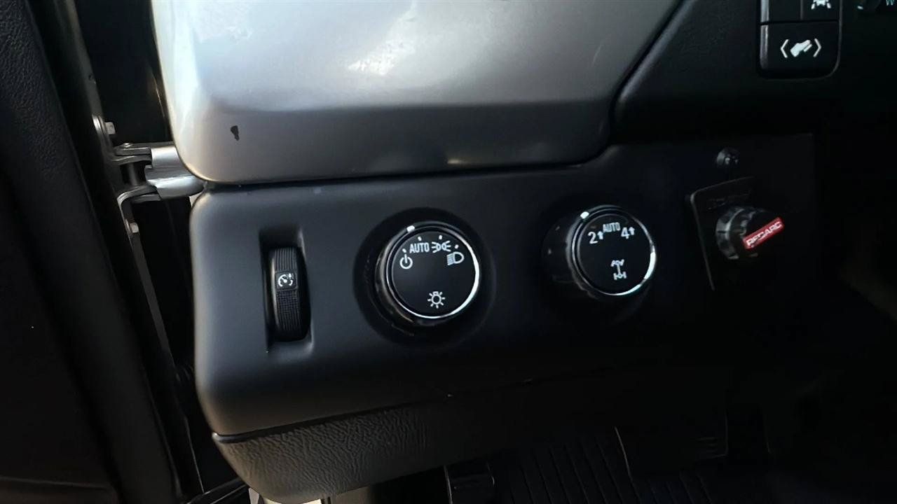 Used 2020 Chevrolet Suburban LT AWD/4WD image 42