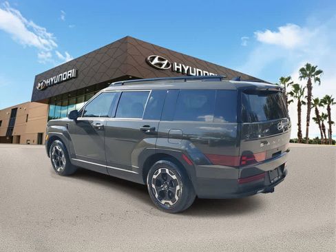 Used 2025 Hyundai Santa Fe SEL image 2