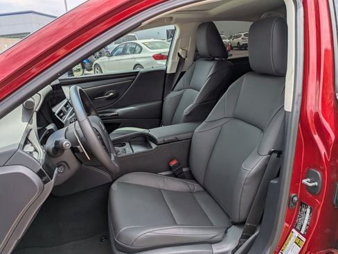 Used 2025 Lexus ES 300h w/ Premium Package FWD image 15