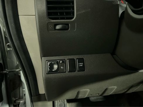 Used 2007 Nissan Frontier SE w/ SE Value Truck Pkg image 14