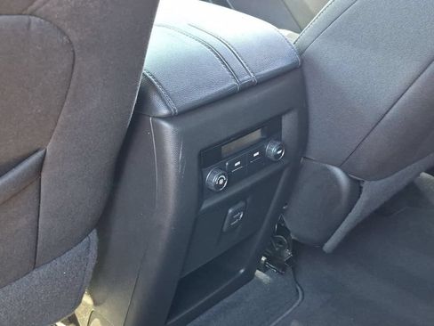 Used 2023 Chevrolet Traverse LT FWD image 21