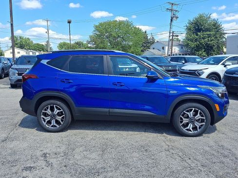 Used 2023 Kia Seltos EX image 8