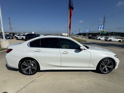Used 2024 BMW 330i Sedan w/ Premium Package RWD image 9