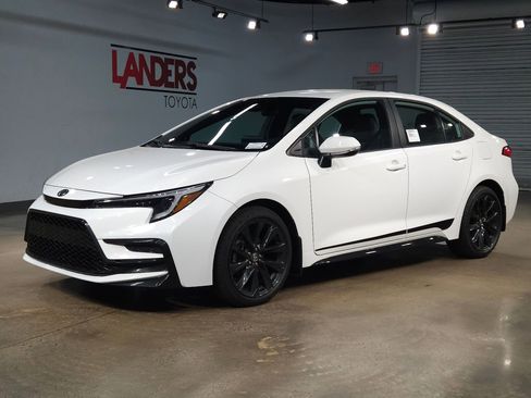 New 2026 Toyota Corolla SE image 3