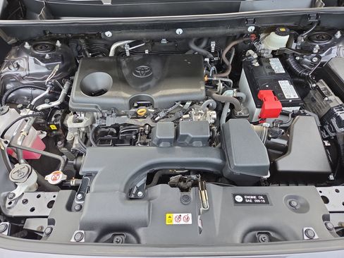 Used 2022 Toyota RAV4 LE image 32