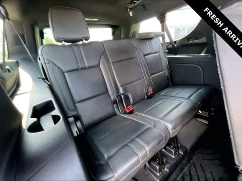 Used 2021 Chevrolet Suburban RST AWD/4WD image 25