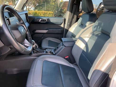 Used 2022 Ford Bronco Outer Banks image 5