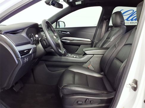 Used 2022 Cadillac XT4 Premium Luxury w/ Cold Weather Package image 7