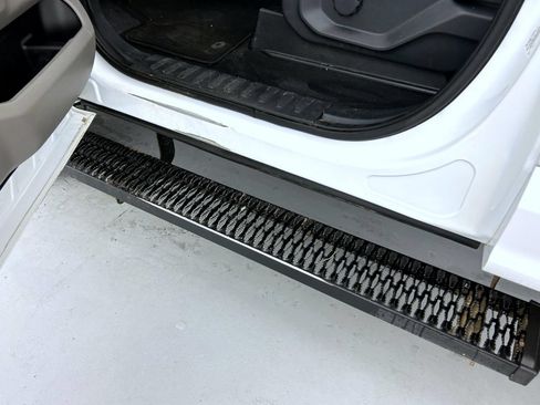 Used 2022 Ford F350 XLT AWD/4WD image 9