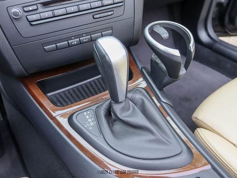 Used 2010 BMW 135i Convertible image 62