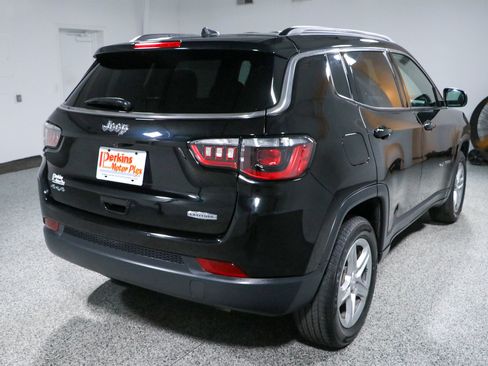 Used 2024 Jeep Compass Latitude AWD/4WD image 7