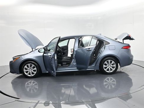 Used 2023 Toyota Corolla LE image 61
