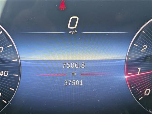 Used 2023 Mercedes-Benz GLC 300 4MATIC image 9