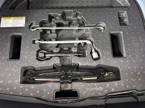 Certified 2021 Toyota Corolla SE w/ Carpet Mat Package (TMS) FWD image 33
