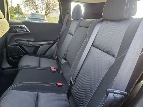 Used 2025 Mitsubishi Outlander ES image 21