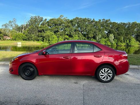 Used 2019 Toyota Corolla LE FWD image 3